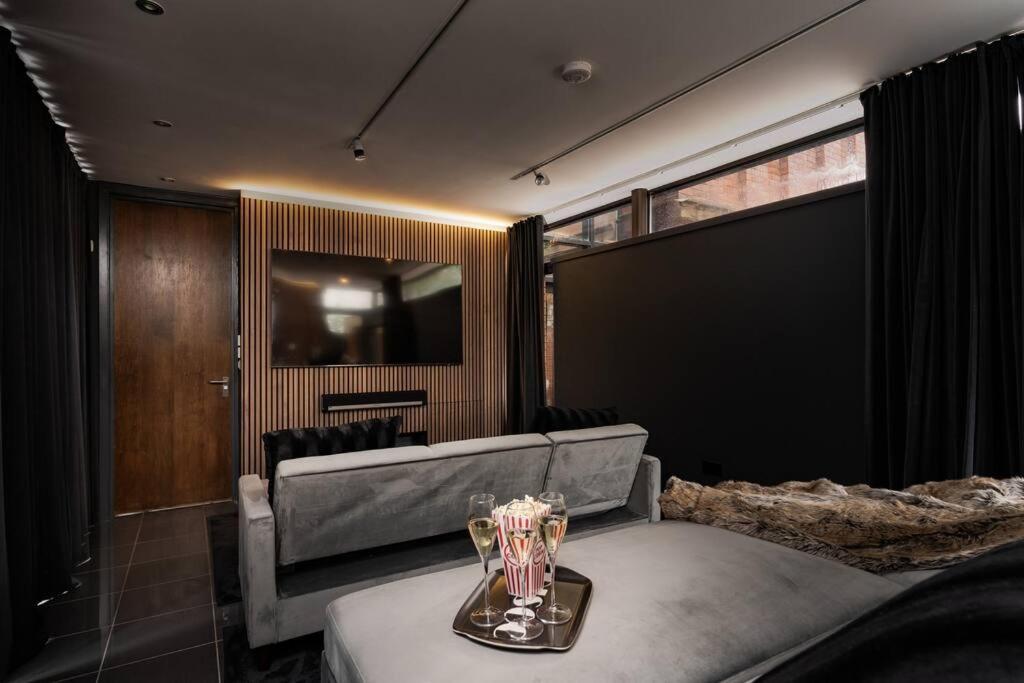 Vila Luxury Water Tower I Roof Bar I Cinema Cardiff Exteriér fotografie